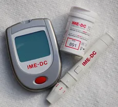 دستگاه اندازه گیری قند خون IME_DC